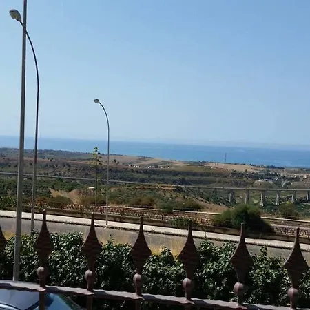 House Oda ve Kahvaltı 3*