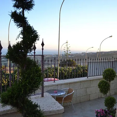 House Oda ve Kahvaltı 3*